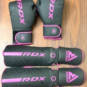 Black and Pink Boxing Gloves Women USED TWICE